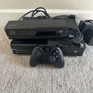 Microsoft Xbox One 1TB System Console Bundle w/Kinect Sensor & 1 Controller